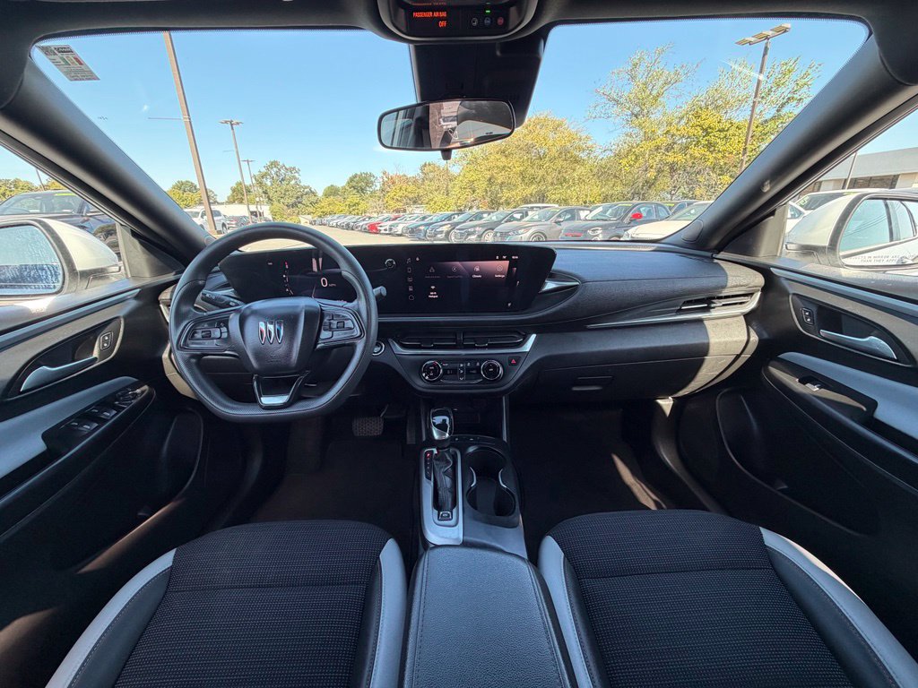 Used 2024 Buick Envista Preferred FWD image 32