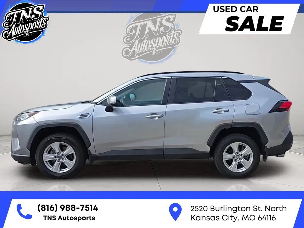 Used 2021 Toyota RAV4 XLE w/ Convenience Package FWD image 8