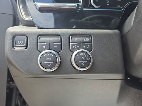 Used 2024 GMC Sierra 1500 SLT w/ SLT Premium Plus Package AWD/4WD image 25