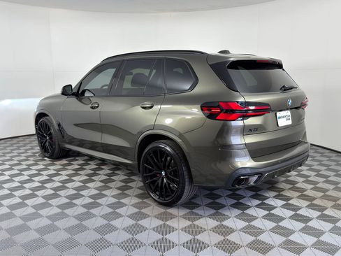 Used 2025 BMW X5 xDrive40i w/ Executive Package image 3