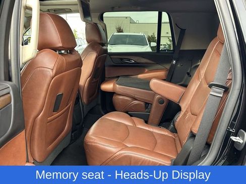 Used 2020 Cadillac Escalade Premium Luxury image 16