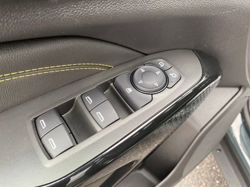 Certified 2025 Chevrolet Trax LT image 16