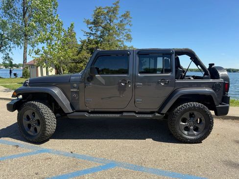 Used 2017 Jeep Wrangler Unlimited Sport AWD/4WD image 8