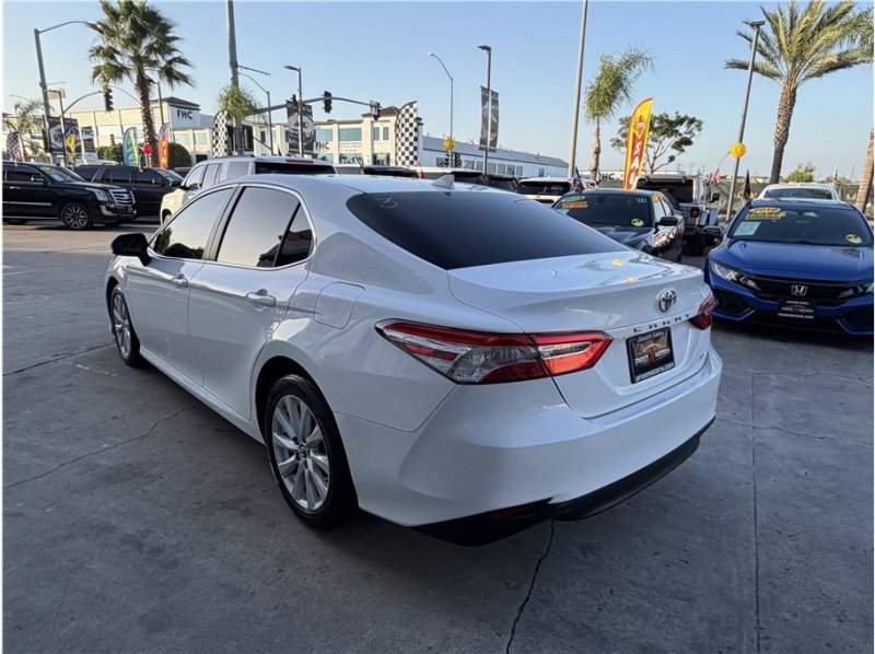 Used 2019 Toyota Camry LE FWD image 4