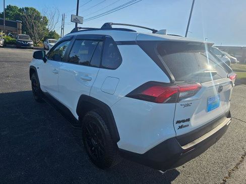 Used 2021 Toyota RAV4 XLE w/ Convenience Package FWD image 36