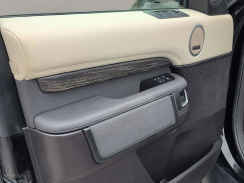 Used 2019 Land Rover Discovery HSE AWD/4WD image 15