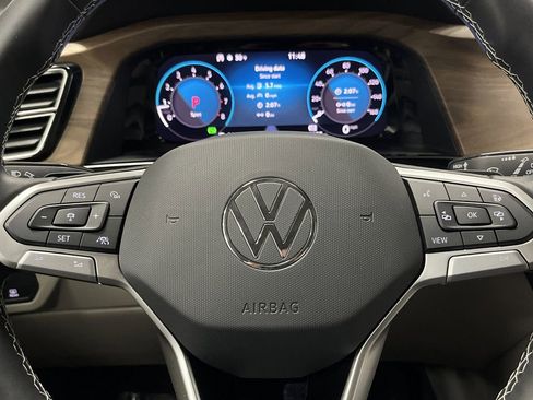 Used 2024 Volkswagen Atlas SE image 16