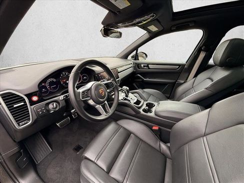 Used 2022 Porsche Cayenne S Platinum image 16