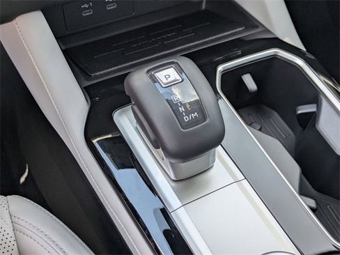 New 2025 Mitsubishi Outlander SEL image 24