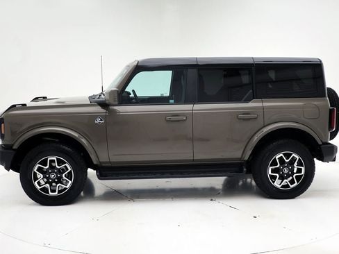 Used 2025 Ford Bronco Outer Banks image 6