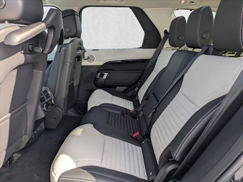 New 2026 Land Rover Discovery S AWD/4WD image 16
