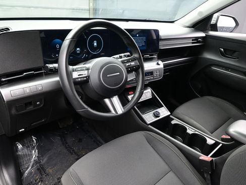 Certified 2025 Hyundai Kona SEL image 11