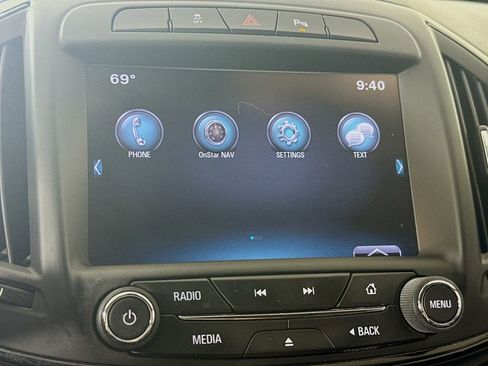 Used 2015 Buick Regal Premium image 16