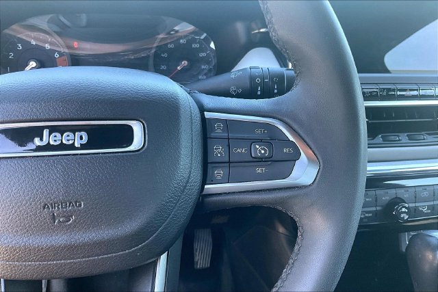 Used 2024 Jeep Compass Limited AWD/4WD image 12