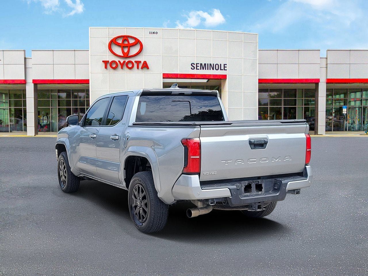 Used 2024 Toyota Tacoma SR5 w/ SR5 Upgrade Package AWD/4WD image 4