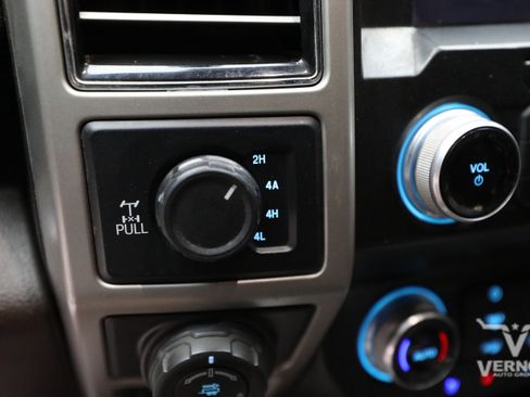 Used 2020 Ford F150 King Ranch w/ Equipment Group 601A Luxury AWD/4WD image 25