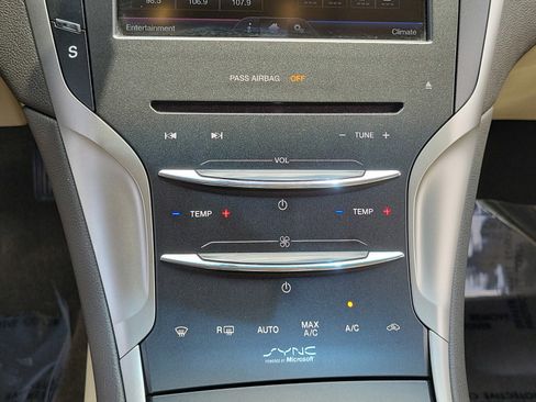Used 2014 Lincoln MKZ w/ Equipment Group 102A Reserve FWD image 22
