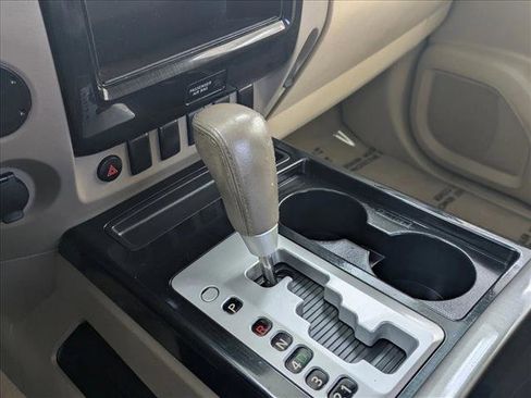 Used 2015 Nissan Titan SV w/ SV Value Truck Package RWD image 13