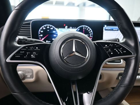 Used 2024 Mercedes-Benz GLE 450e 4MATIC image 36