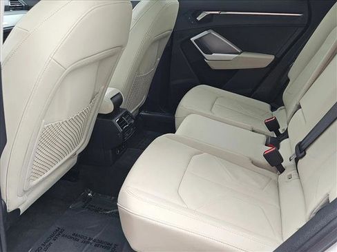 Used 2024 Audi Q3 2.0T Premium w/ Convenience Package image 18