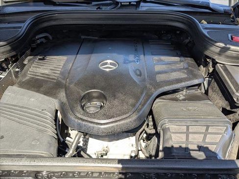 Used 2022 Mercedes-Benz GLS 450 4MATIC image 25