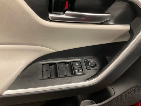 Used 2020 Toyota RAV4 XLE image 15