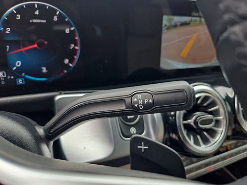 Used 2022 Mercedes-Benz GLB 250 image 31