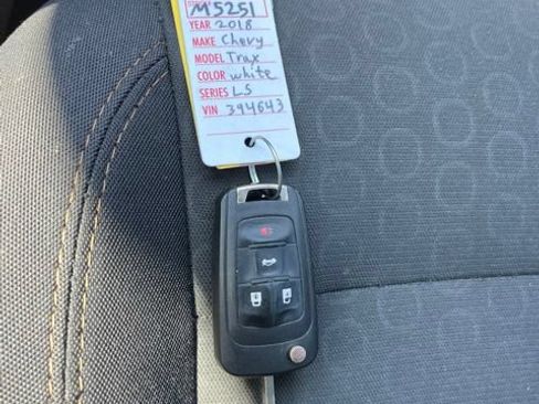 Used 2018 Chevrolet Trax LS FWD image 46
