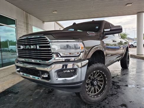 Used 2021 RAM 2500 Laramie AWD/4WD image 1