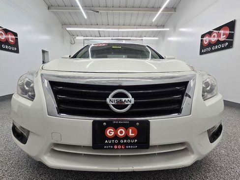 Used 2013 Nissan Altima 3.5 SL FWD image 2