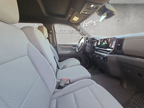 Used 2025 Chevrolet Silverado 1500 LT image 24