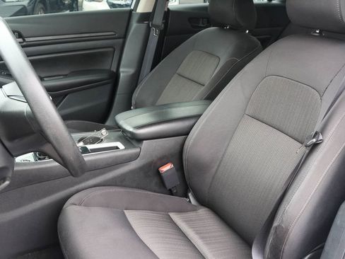 Used 2024 Nissan Altima 2.5 S FWD image 5