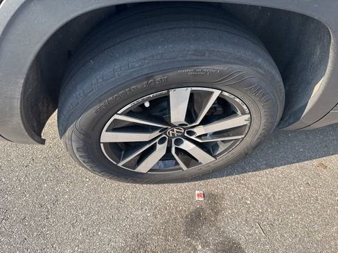 Used 2023 Volkswagen Atlas SE image 10