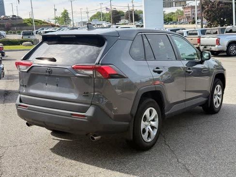 Used 2022 Toyota RAV4 LE AWD/4WD image 4
