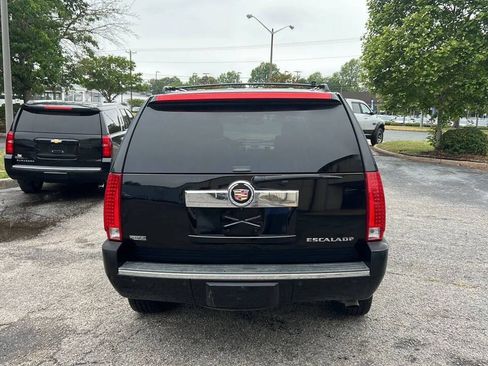 Used 2010 Cadillac Escalade Luxury w/ Livery Package AWD/4WD image 6