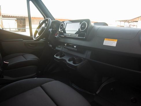 New 2025 Mercedes-Benz Sprinter 4500 image 26