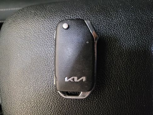 Used 2022 Kia Forte LXS FWD image 32