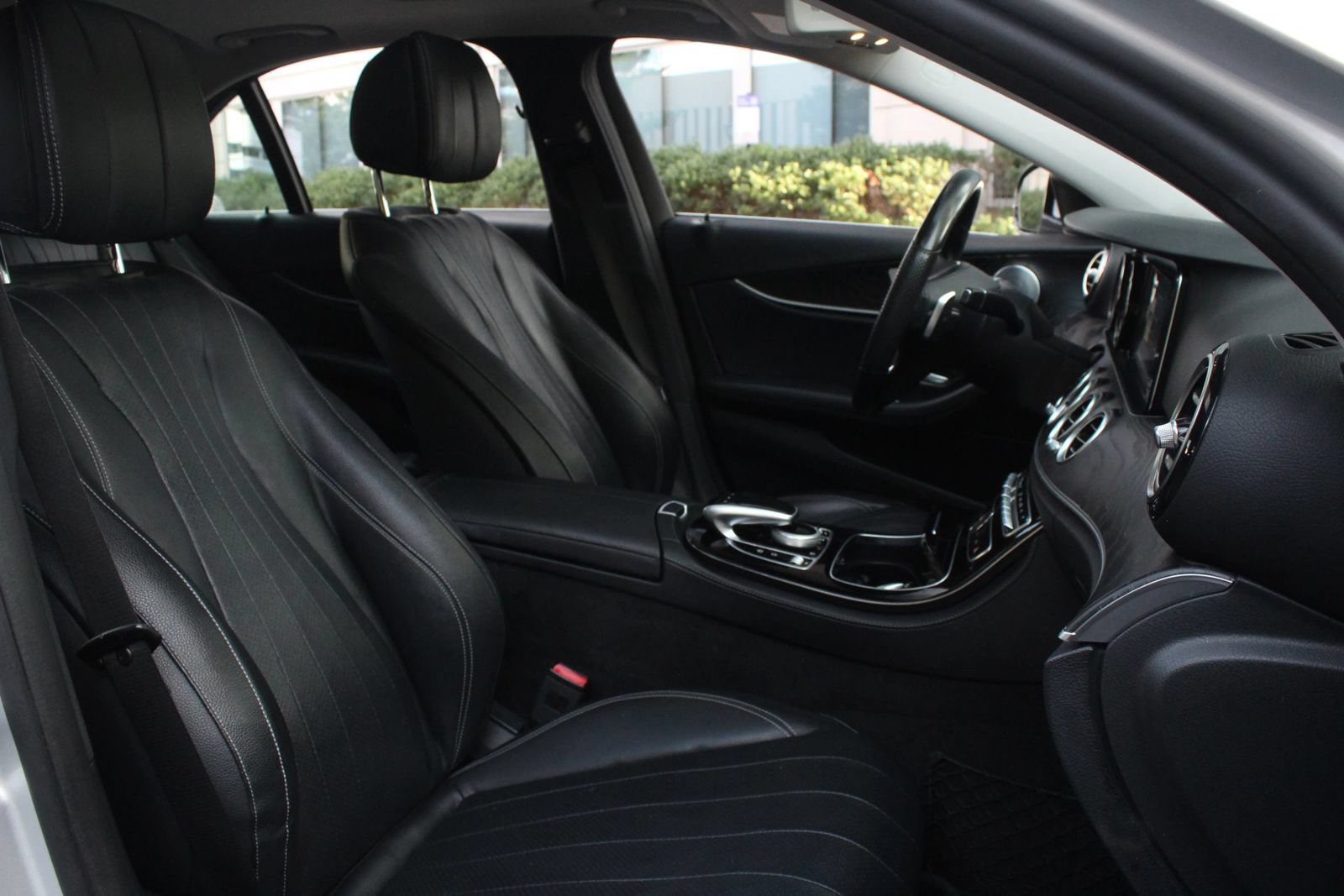 Used 2017 Mercedes-Benz E 300 4MATIC image 28