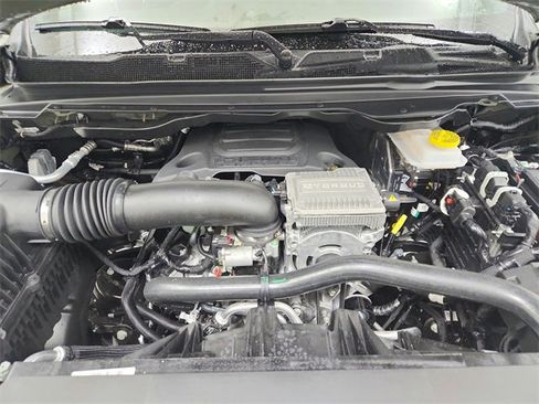 New 2026 RAM 1500 4x4 Crew Cab image 17