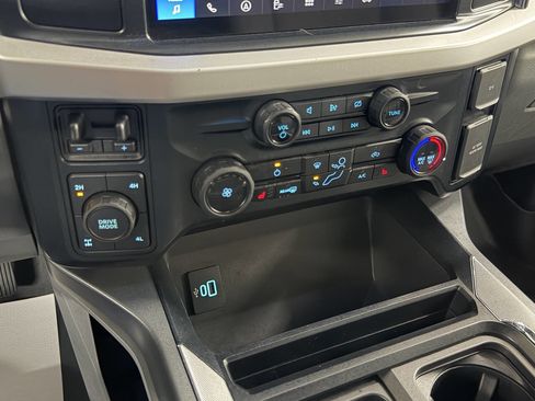 Used 2023 Ford F250 XLT w/ XLT Premium Package AWD/4WD image 28