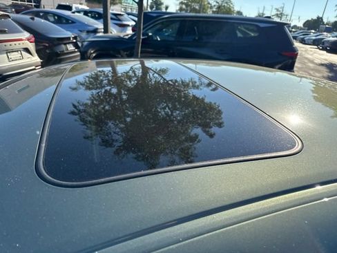 Used 2025 Lexus ES 350 w/ Premium Package FWD image 9
