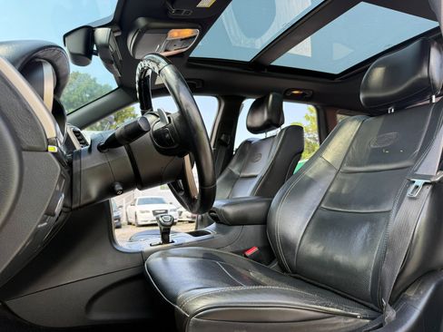 Used 2014 Jeep Grand Cherokee Overland image 16