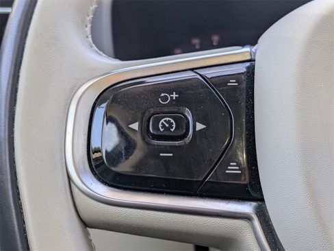 Used 2023 Volvo XC60 B5 Ultimate w/ Climate Package image 34