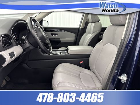 Certified 2025 Honda Pilot Touring image 1