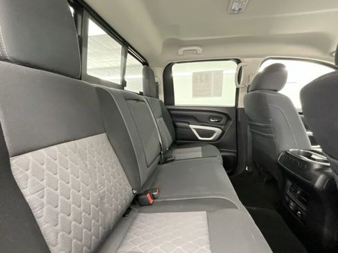 Used 2021 Nissan Titan SV w/ SV Convenience Package image 13