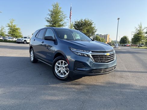 Used 2024 Chevrolet Equinox LS FWD image 2