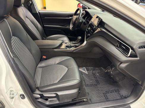 Used 2023 Toyota Camry SE w/ Convenience Package image 15