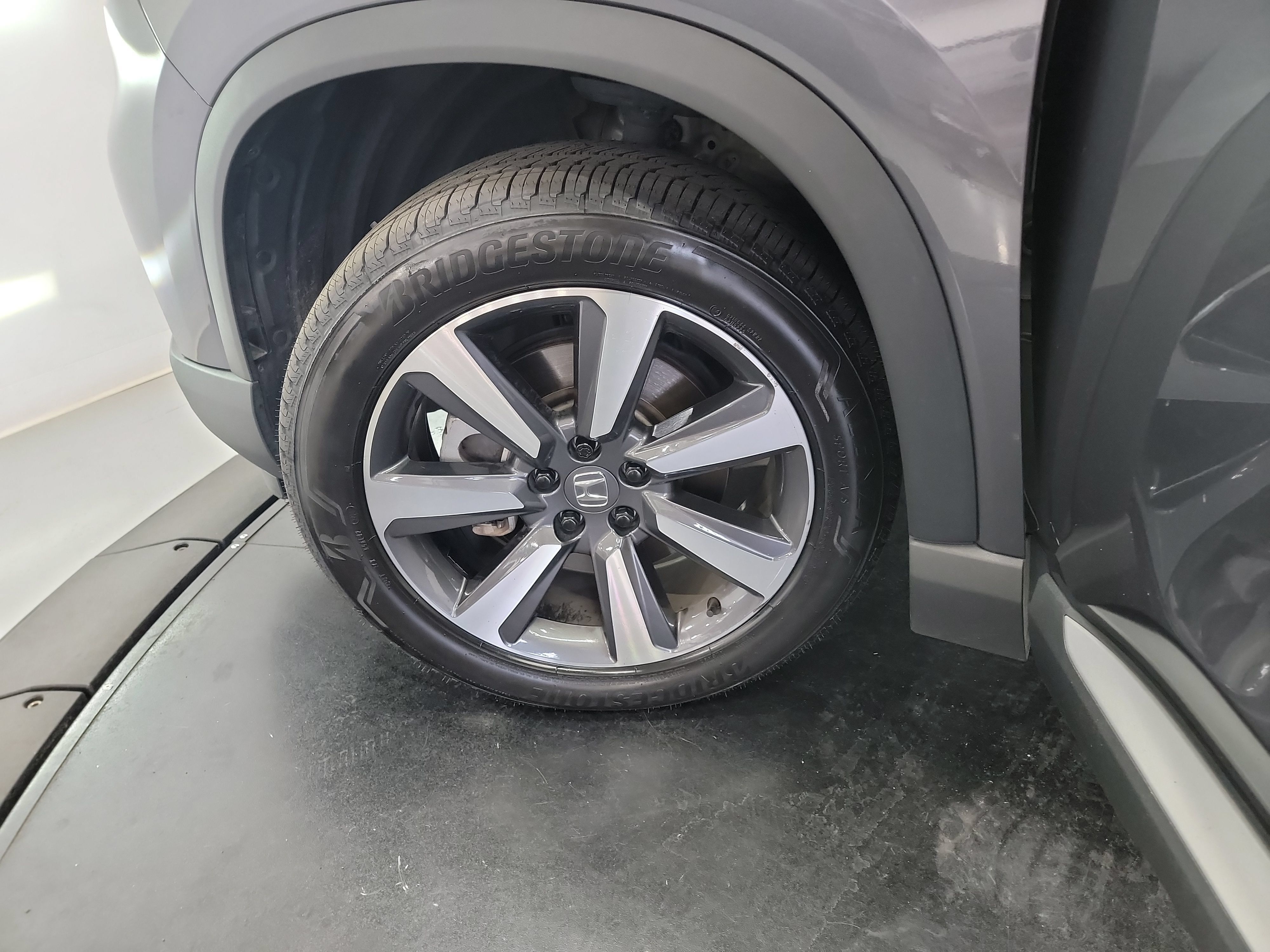 Certified 2025 Honda Pilot Touring image 30