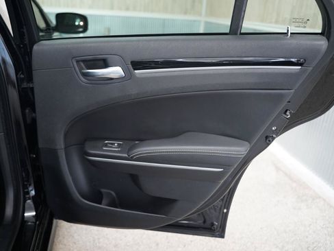 Used 2021 Chrysler 300 S w/ S Model Appearance Package RWD image 33