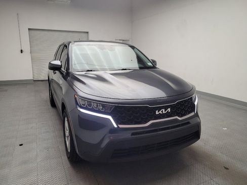 Used 2023 Kia Sorento LX FWD image 14